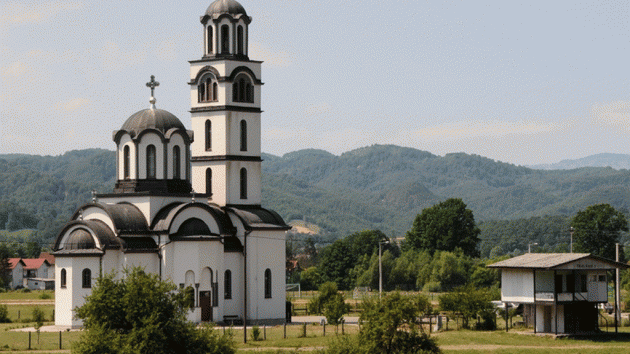 Banja Vrućica, banja na sred srede 