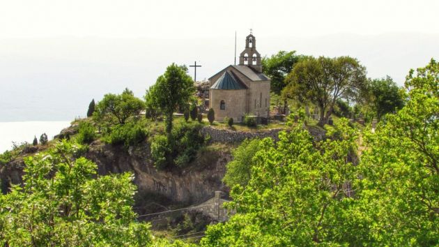 Crkva Svetog Georgija na Valu Bilećko jezero
