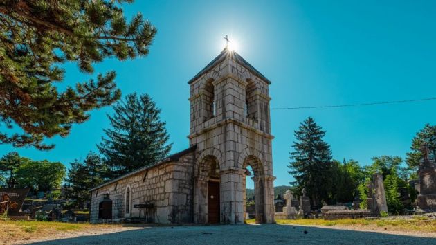 Crkva svetih apostola Petra i Pavla Nikšić