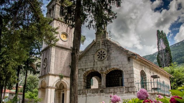 Crkva Svetog Petra i Pavla Risan