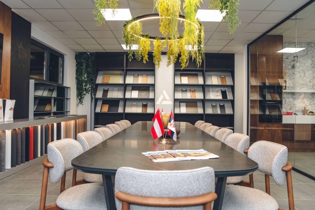 JAF distributivni centar i multifunkcionalni izložbeni salon Niš