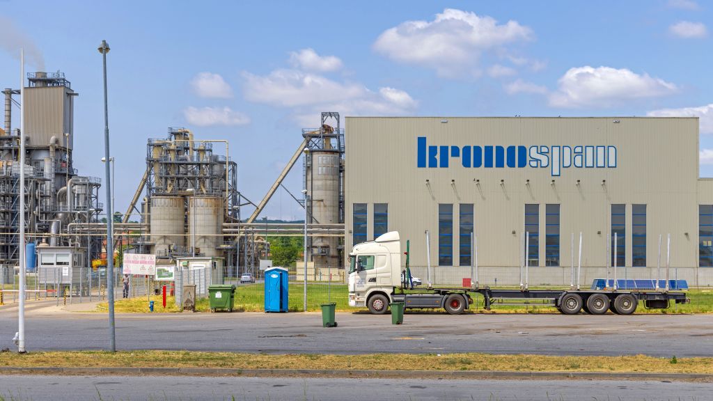 Fabrika proizvoda od drveta Kronospan Lapovo