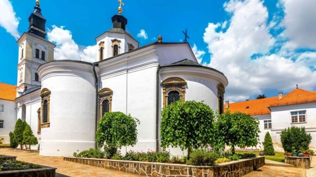 Manastir Krušedol na Fruškoj Gori