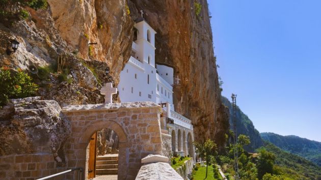 manastir Ostrog kod Danilovgrada