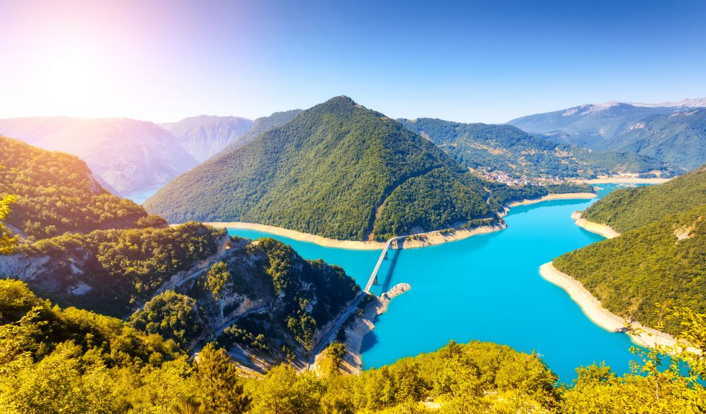 Pivsko jezero kod Plužina