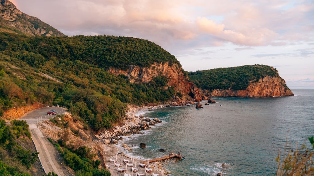 plaža Crvena glavica kod Svetog Stefana