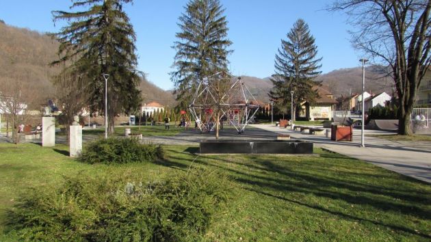 Gradski park i spomen park Surdulica