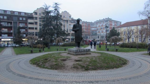 Spomenik Jovanu Cvijiću Loznica