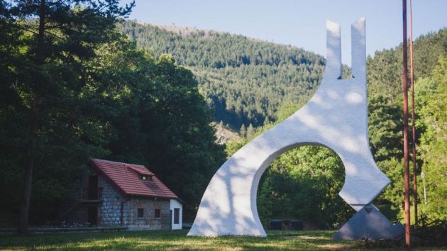 Spomenik krojačima park Vodice Pljevlja