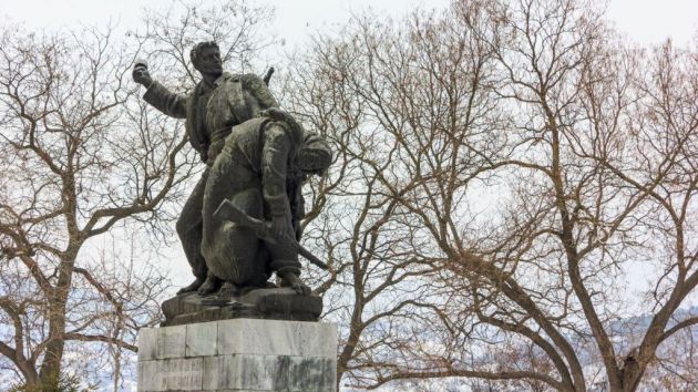 Spomenik palim borcima u NORu Prokuplje