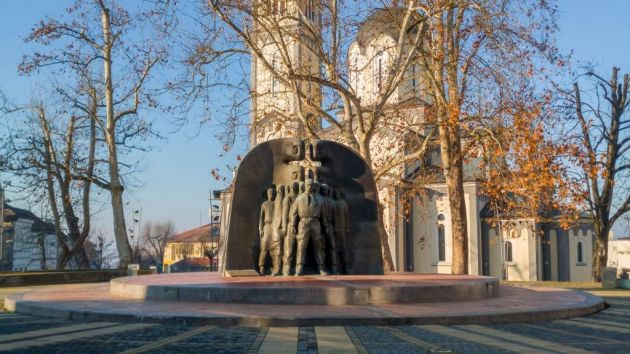 Spomenik vojnicima Republike Srpske Derventa