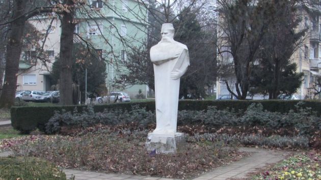 Park i spomenik Vuku Karadžiću Loznica