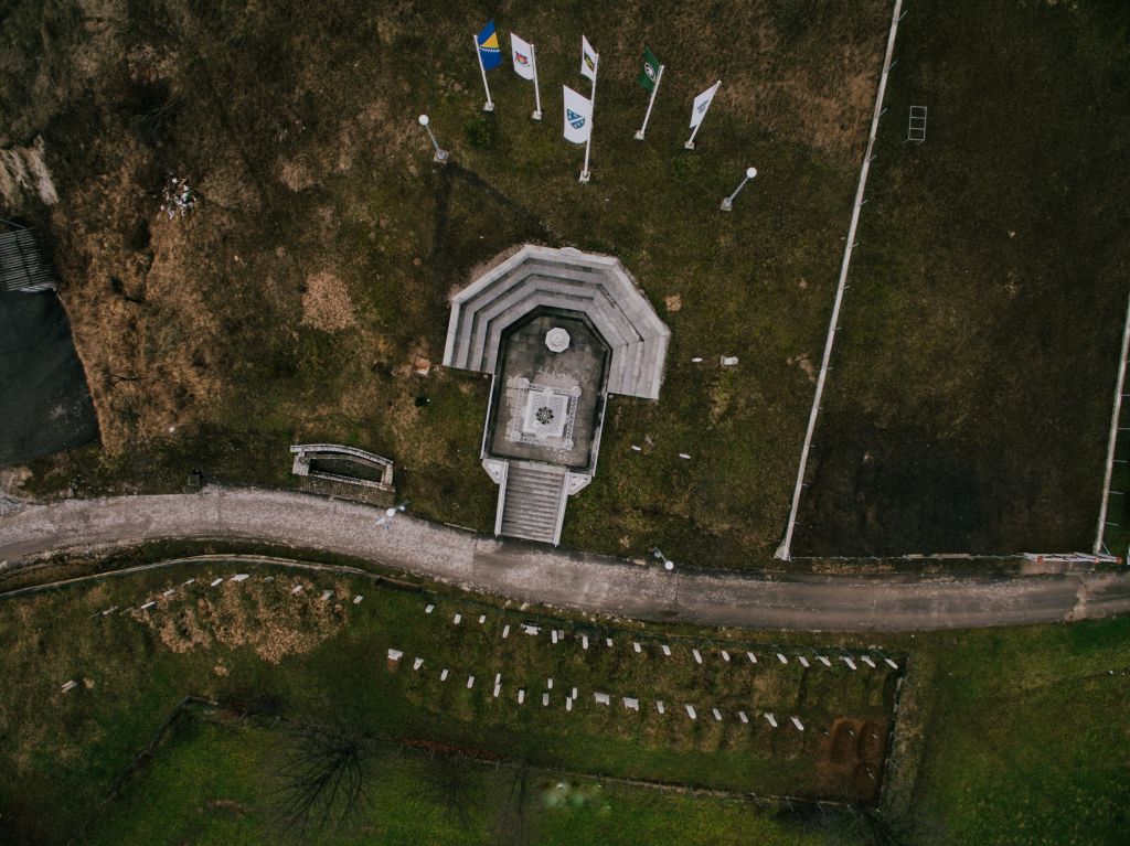 Turbe generala Izeta Nanića Bužim